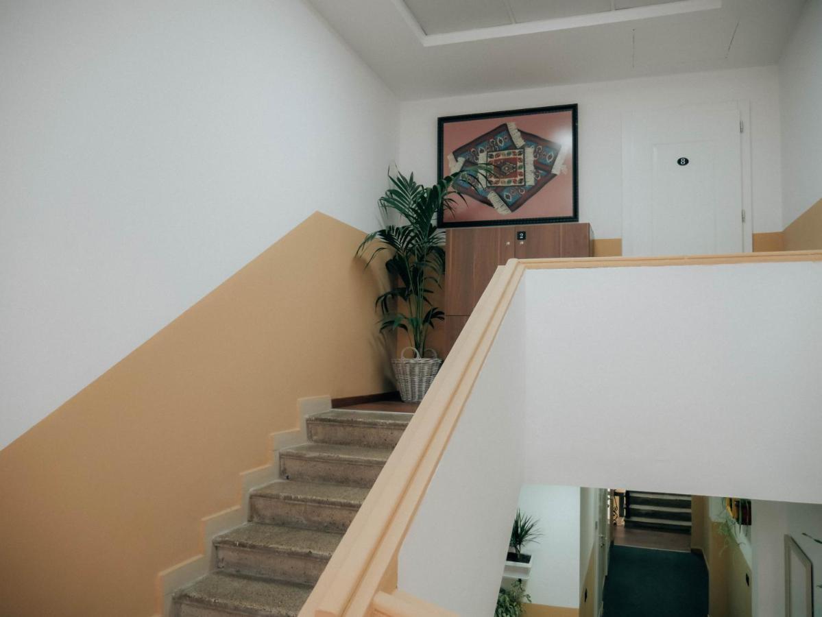 The Maze Hostel Tirana Exterior photo